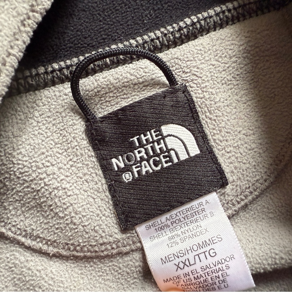 The North Face Dual-Tone Fleece Performance Jacket - Picture 4 of 5